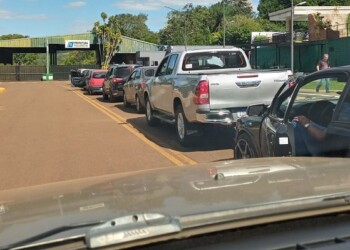 Cruce hacia Paraguay y Brasil en alza: van por alimentos y también por dólares