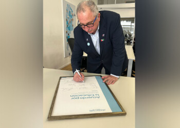 El gobernador Passalacqua adhirió al Acuerdo por la Educación