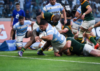 Los Pumas dieron el gran golpe ante Sudáfrica y sueñan con el título