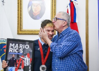 Mario Ríos fue homenajeado por el gobernador de Misiones