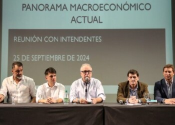 Entregaron fondos por cerca de 400 millones de pesos para los 78 municipios misioneros