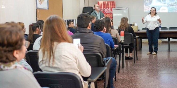 VALIOSO. La jornada de gestión de manejo de residuos químicos peligrosos contó con una gran participación de profesionales de la salud.