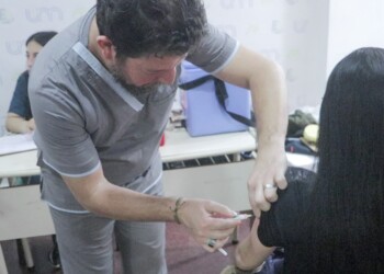 Vacunaron contra el dengue a estudiantes universitarios