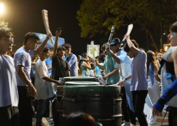 Los jóvenes “tomaron” la ciudad en la apertura de la Estudiantina Apostoleña: mirá las mejores fotos