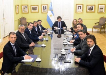 Radicales contra Arjol por respaldar el veto previsional de Milei