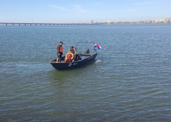 Buscan a comerciante encarnaceno que se habría arrojado al Paraná