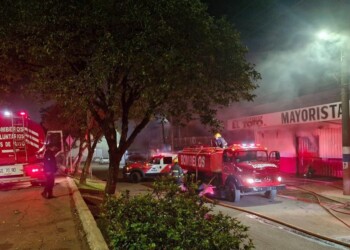 Se incendió un depósito de un supermercado en San Vicente