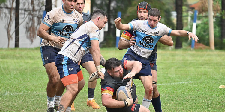 DETONANTE. Luego de este partido, fue suspendida la cancha de “Rowing”.