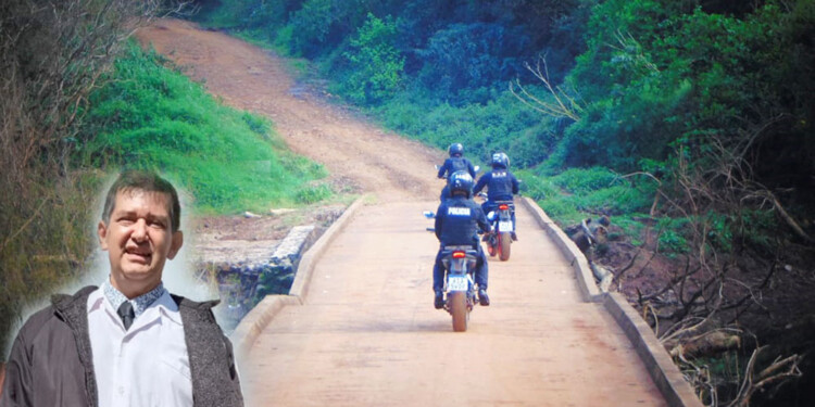 BÚSQUEDA INCESANTE. La policía sigue con los rastrillajes y no se pierden las esperanzas de hallar al docente.