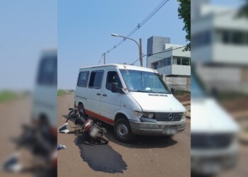 Siniestro vial en Garupá: motociclista resultó herido tras chocar con una trafic escolar