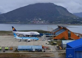 Argentina acordó con el Reino Unido restablecer los vuelos a las Malvinas desde San Pablo con escala en Córdoba