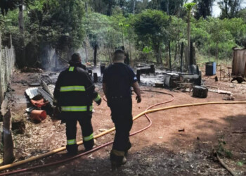 Incendio de una vivienda provocó la muerte de dos niños en Montecarlo