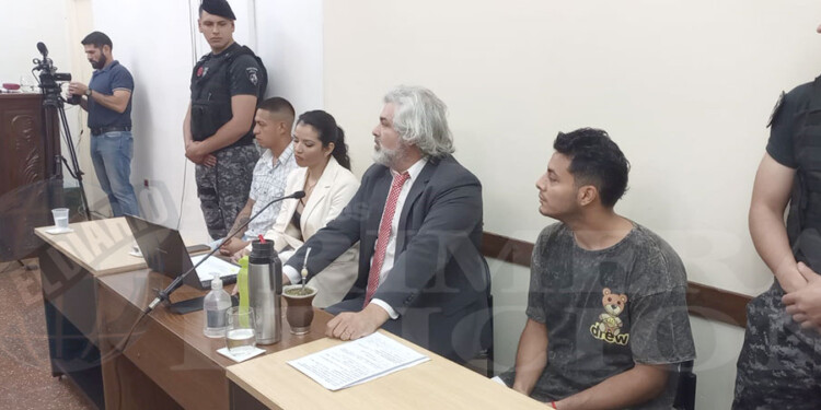 DEBATE. Los defensores Mario Ramírez y Liz Lilia Araceli Vargas (centro), los encartados Ramírez y Casso a los costados.