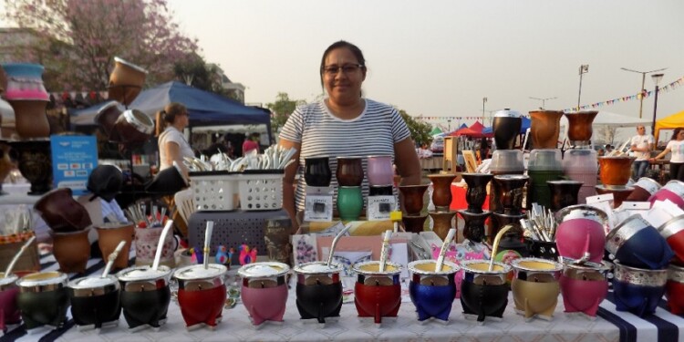 La emprendedora Marcela Gomez. Su emprendimiento en Instagram @amo_mi_matecito