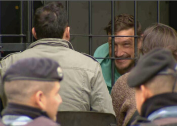 Entre risas: las primeras visitas a los Kiczka en la cárcel