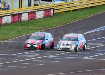 Arrancó el show con pilotos invitados en el Misionero de Pista