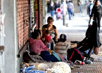 La pobreza en la Argentina llegó al 52% en el primer semestre