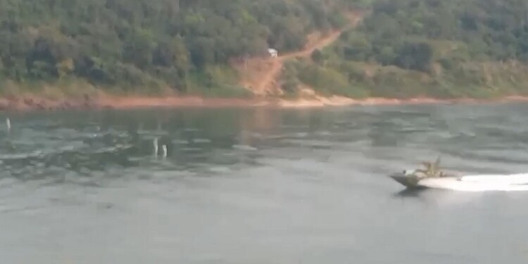 Un testigo registró con su celular el ataque.