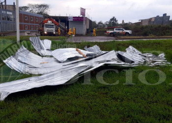 Temporal afectó la zona sur de Misiones con daños en techos y se dirige al norte