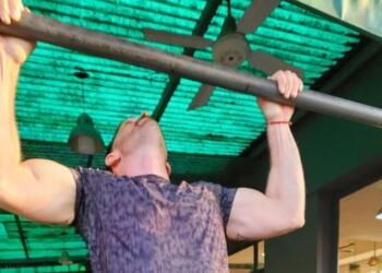 Los beneficios de colgarnos de una barra