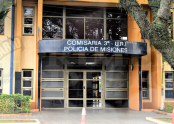 Detuvieron a un oficial de la Tercera por cajonear orden de libertad y por una fuga