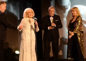 Mirtha Legrand, en los Premios Martín Fierro del Cine: “Por favor no cierren el INCAA”