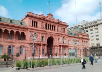 Prohíben expresamente el ingreso a cargos públicos por “vínculo familiar”