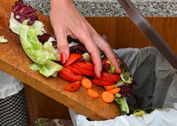 Increíble entre tanta pobreza, nuestro editorial de hoy