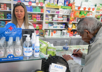 Medicamentos que más usan las personas mayores subieron un 202% en once meses