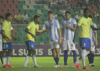 Sub 15: con el misionero Facundo Jainikoski, Argentina empató con Brasil, lo eliminó y jugará las semifinales