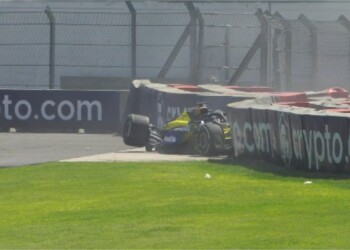 Alex Albon, compañero de Franco Colapinto, perdió el control y destrozó su Williams en el GP de México