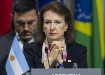 Milei echó a Mondino del Gobierno por votar a favor de Cuba en la ONU