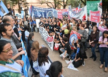 Los misioneros se movilizaron para defender la educación pública