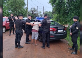 Buscaban a un sospechoso de varios robos y lo detuvieron a la salida de su casa