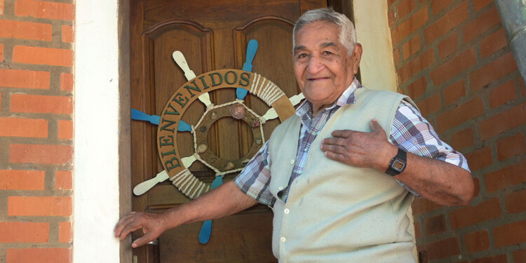 Roque aseguró que durante su preparación pasó “las mil y unas” y se jacta de ser uno de los pocos buzos sobrevivientes de esa generación. En Misiones conoció a la profesora Leonor Kuhn, el amor de su vida y madre de diez de sus doce hijos, con quien se radicó en Puerto Rico. En la tierra colorada fue convocado para múltiples intervenciones, entre ellas, trabajos para la empresa Citrex, para la maderera Heller, importantes papeleras de la región, y particulares.