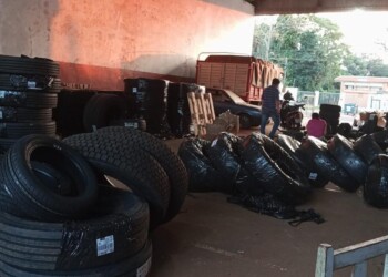 Jardín América: incautaron más de 200 neumáticos de contrabando