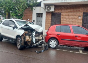 Cuatro autos involucrados en un accidente en el microcentro posadeño