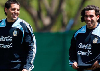 Carlos Tevez apuntó contra Juan Román Riquelme