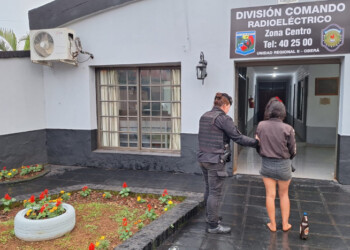 Amenazó a su madre con incendiarle la casa y la detuvieron con combustible y un encendedor