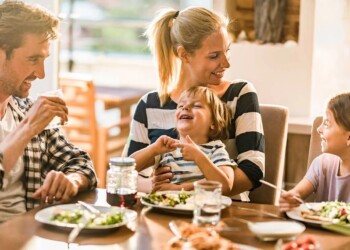 ¿Mesa adentro o mesa afuera?: cómo estará el clima en Misiones el Día de la Madre