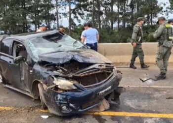 Automovilista resultó herido tras despistar y chocar contra el muro divisor