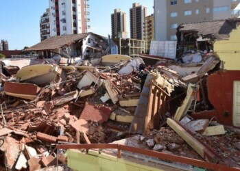 Derrumbe en Villa Gesell: un jubilado murió y hay 10 desaparecidos entre los escombros