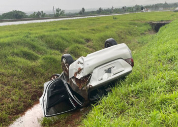Una mujer herida tras despiste y vuelco sobre la ruta 12 en Candelaria