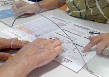 Rige la prohibición de incluir tasas e impuestos en boletas de servicios públicos