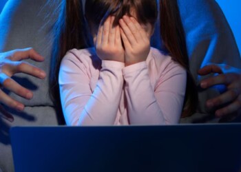 “Cuatro de cada 10 niños y adolescentes hablan con personas desconocidas en Internet”