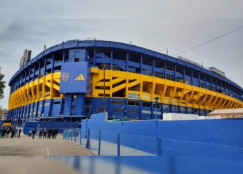 Allanaron la Bombonera por presunta falsificación de entradas