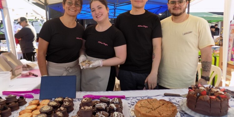 El equipo de @elpozomagico.pasteleria Liderado por la Emprendedora Sabrina Vegas.