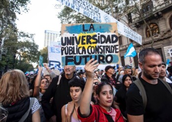 Capital Humano anunció un aumento del 6,8% para el personal de las universidades