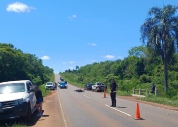 Mártires: motociclista terminó lesionado tras colisionar con un auto en la ruta Provincial 103