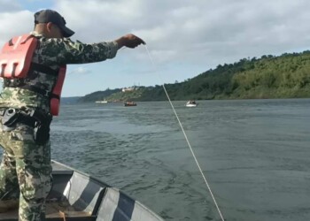 Intensa búsqueda de un “pasero” de 16 años que desapareció en las aguas del Río Paraná